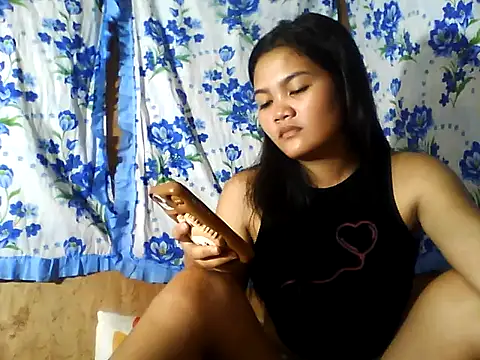 Snapshot of PinaySkinnyJust18 chatting on June 2026 09:46:02 PM PinaySkinnyJust18 online show from June 2026 09:46:02 PM