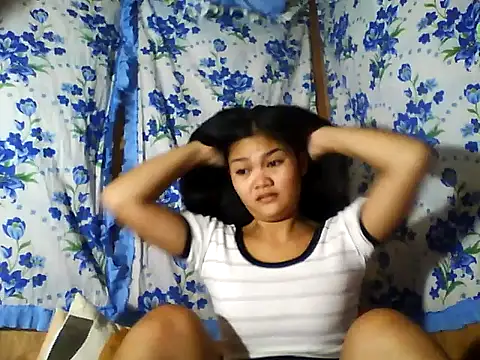 PinaySkinnyJust18 online show from June 2026 10:33:01 PM