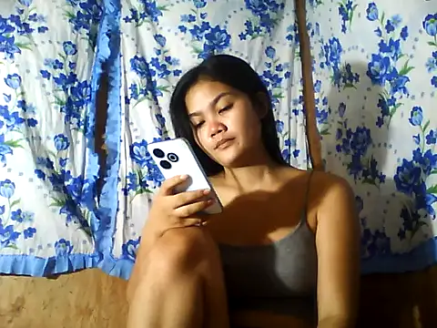 PinaySkinnyJust18 online show from July 2026 09:44:02 PM