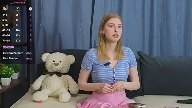 Snapshot of LanaRoxxy chatting on March 2026 12:31:01 PM LanaRoxxy online show from March 2026 12:31:01 PM