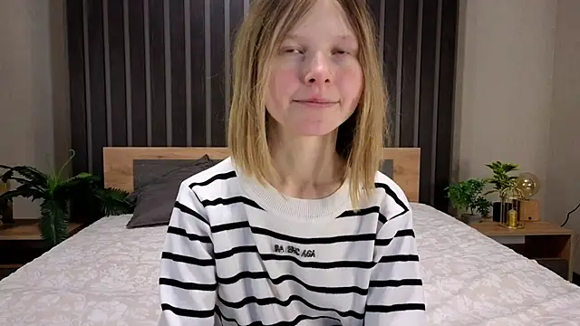 EssieVogel online show from February 2026 05:06:01 AM