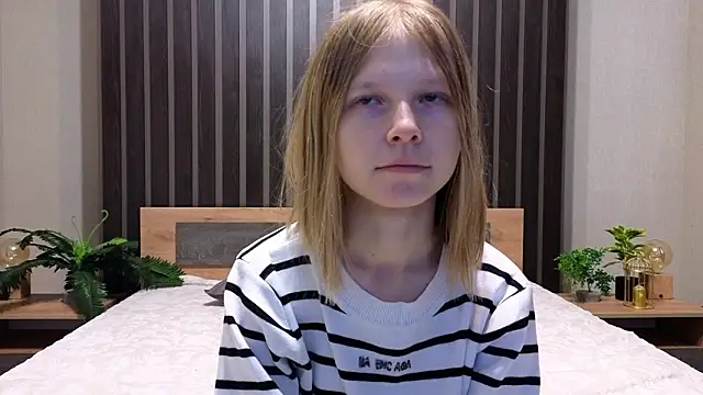 EssieVogel online show from February 2026 10:09:01 AM