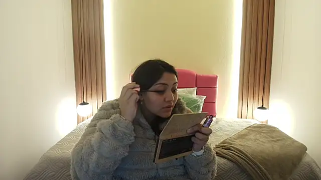 IvonneRoss  online show from May 2026 12:13:01 PM