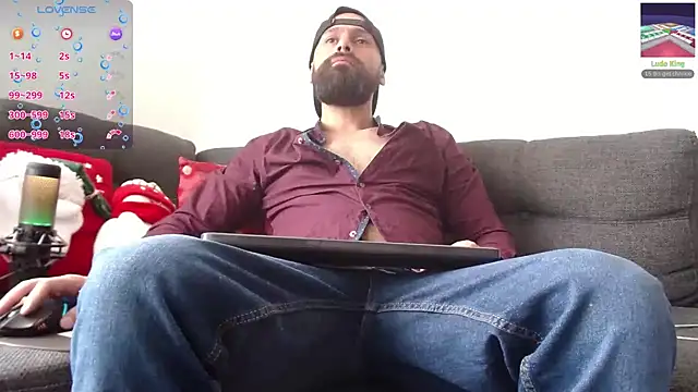 Snapshot of SpermsBank chatting on January 2025 03:48:01 PM SpermsBank online show from January 2025 03:48:01 PM