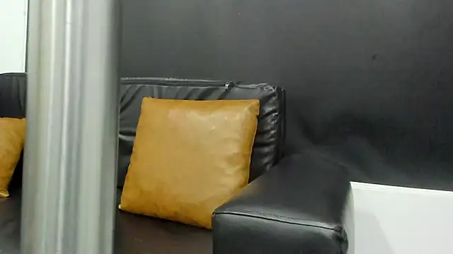 KiaraBlack 01 online show from February 2026 09:57:02 PM