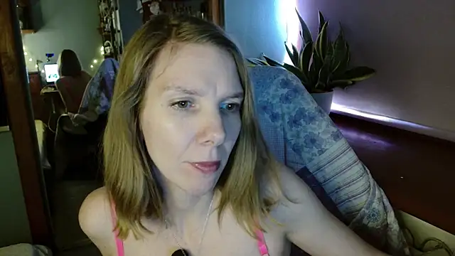Daisy Lovely online show from April 2026 05:54:02 AM