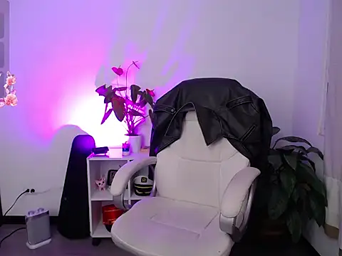 ItsNyla online show from February 2026 12:31:01 AM