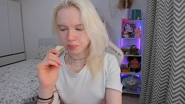 Mia WaterFall online show from February 2026 03:24:02 AM