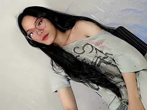 Snapshot of Urhotfucking_veronica1 chatting on April 2026 01:15:01 PM Urhotfucking veronica1 online show from April 2026 01:15:01 PM