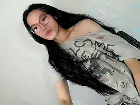 Snapshot of Urhotfucking_veronica1 chatting on April 2026 12:33:02 PM Urhotfucking veronica1 online show from April 2026 12:33:02 PM