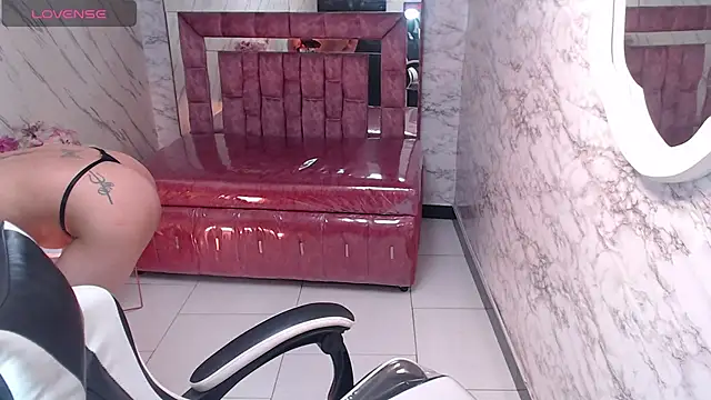 Melisa v online show from April 2026 07:49:01 PM