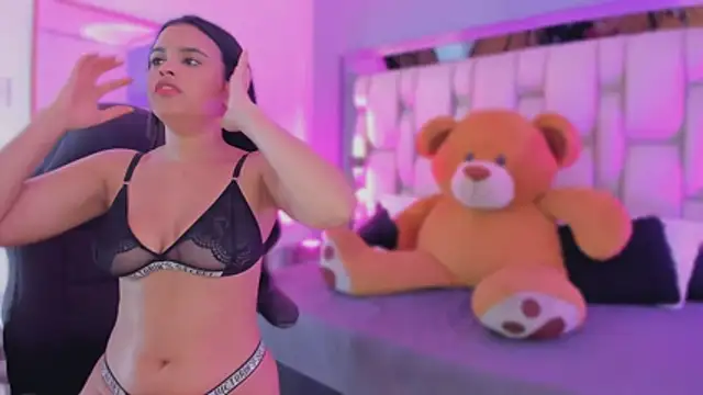 LunaVera21 online show from February 2026 10:15:01 PM