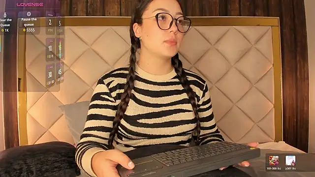 Pamela Mooon online show from February 2026 11:59:01 AM