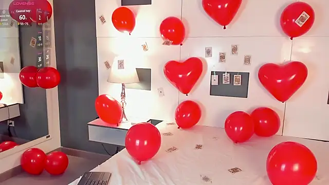 LinaSalas online show from February 2026 07:06:02 PM