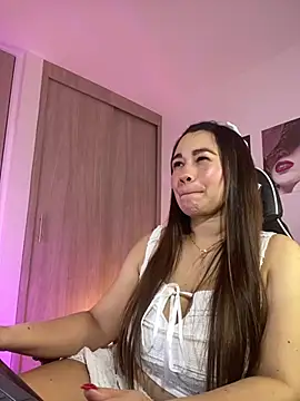 saray mendozaa online show from June 2026 07:18:02 PM