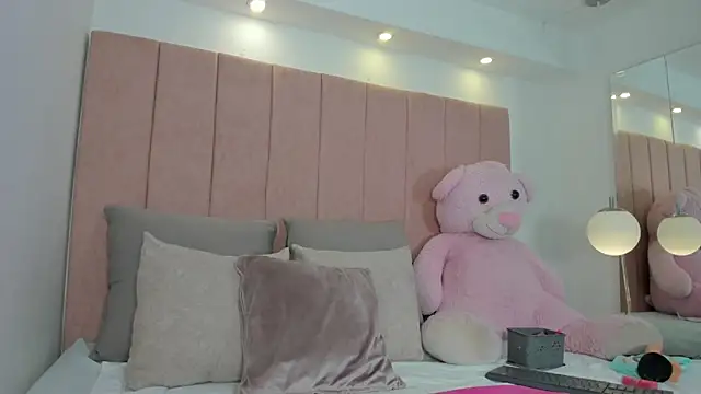 sweett eyes  online show from March 2026 04:46:01 PM