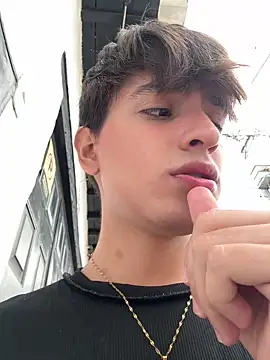 Naim TheKing online show from February 2026 05:43:02 PM