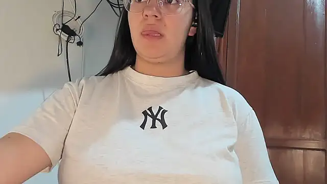 Snapshot of Danilui chatting on March 2026 02:04:01 AM Danilui online show from March 2026 02:04:01 AM