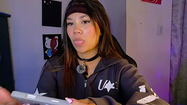 Wendy Mills  online show from March 2026 03:39:01 AM