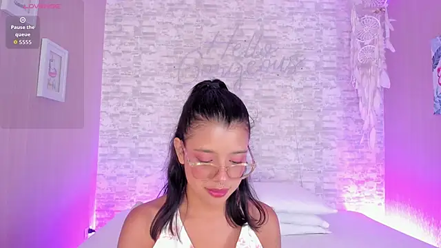 Olivia Lane online show from February 2026 07:09:02 PM