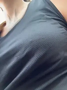 Snapshot of IceMur chatting on April 2026 02:20:02 AM IceMur online show from April 2026 02:20:02 AM