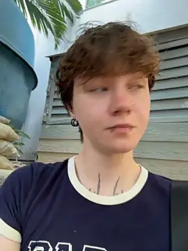 Snapshot of IceMur chatting on April 2026 02:20:01 AM IceMur online show from April 2026 02:20:01 AM