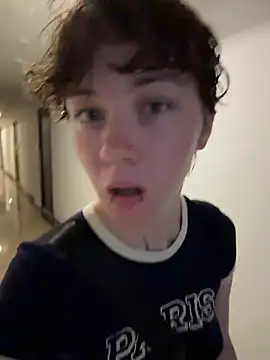 Snapshot of IceMur chatting on April 2026 02:22:02 AM IceMur online show from April 2026 02:22:02 AM