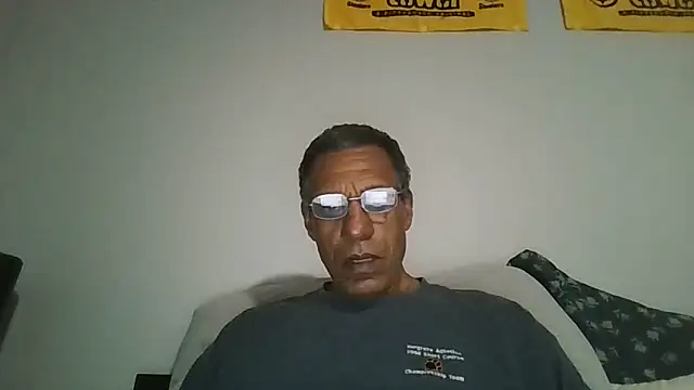 swimmer2496 online show from May 2026 01:22:01 AM