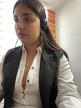 Snapshot of A-uroora chatting on February 2026 11:35:02 AM A-uroora online show from February 2026 11:35:02 AM