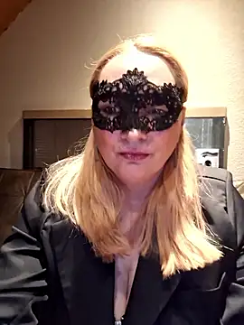 Snapshot of MaskedQueen77 chatting on January 2026 03:49:02 PM MaskedQueen77 online show from January 2026 03:49:02 PM