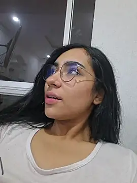 scarlett25   online show from May 2026 03:00:01 AM