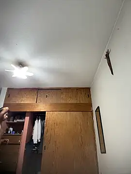 Snapshot of Jleonardolr chatting on April 2026 01:41:02 PM Jleonardolr online show from April 2026 01:41:02 PM