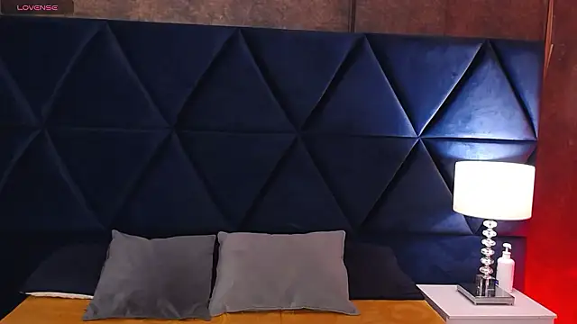 Logan Woods online show from March 2026 06:47:01 PM