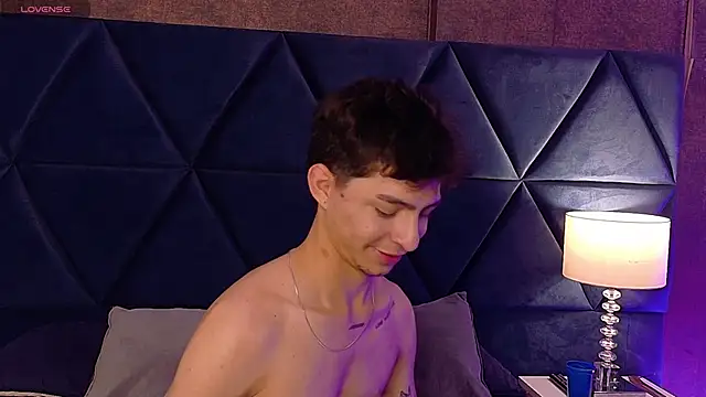 Logan Woods online show from March 2026 04:10:02 PM