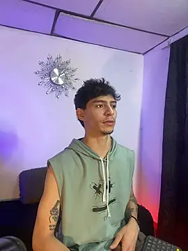 Logan Woods online show from April 2026 12:44:01 AM