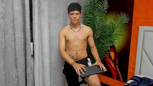Snapshot of Tobias_Vega chatting on April 2026 03:11:01 AM Tobias Vega online show from April 2026 03:11:01 AM