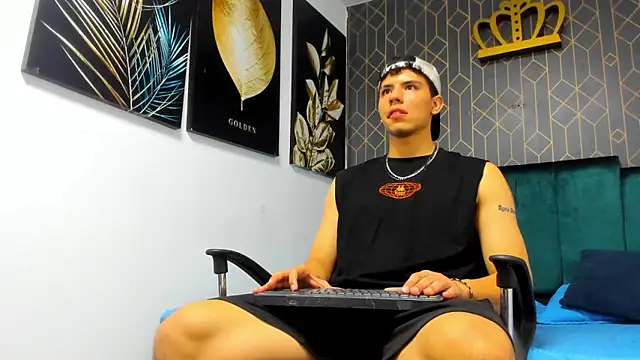 Snapshot of Tobias_Vega chatting on April 2026 11:20:02 PM Tobias Vega online show from April 2026 11:20:02 PM