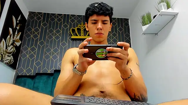 Snapshot of Tobias_Vega chatting on May 2026 08:00:01 AM Tobias Vega online show from May 2026 08:00:01 AM
