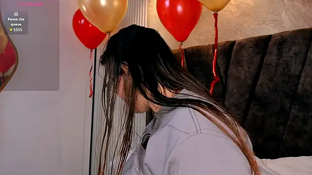 zoe hugeboobs online show from February 2026 12:13:02 PM