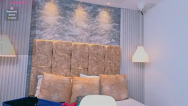 zoe hugeboobs online show from March 2026 11:48:01 AM