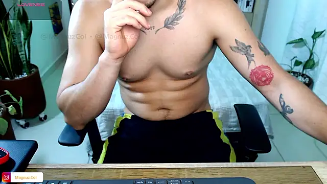 Snapshot of Magnuz_Col chatting on February 2026 04:52:01 AM Magnuz Col online show from February 2026 04:52:01 AM