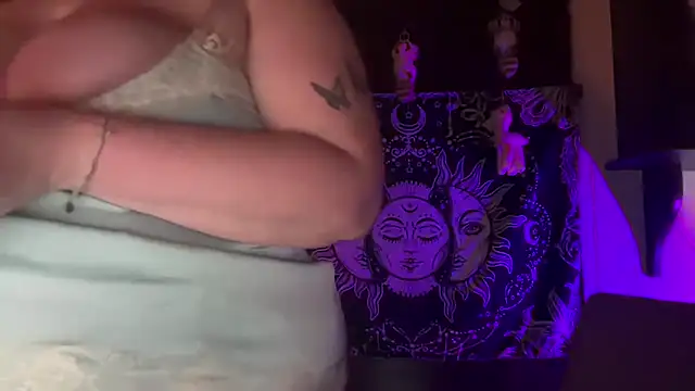xopeachybaby online show from June 2026 02:33:01 PM