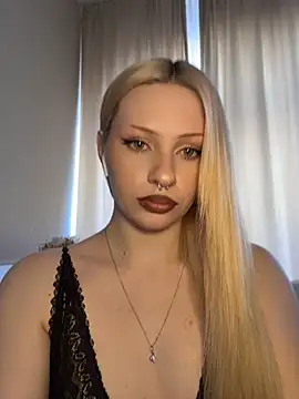 DayaFoxy online show from April 2026 01:06:01 PM