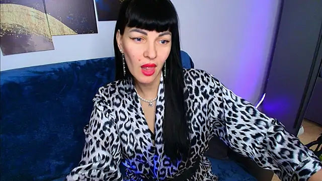 Agata  Moore online show from May 2026 02:06:01 AM