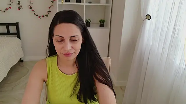 LovelyBeatrice online show from May 2026 11:59:01 AM
