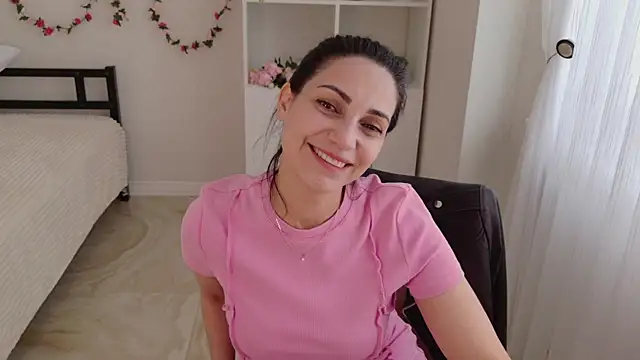 LovelyBeatrice online show from May 2026 11:29:02 AM