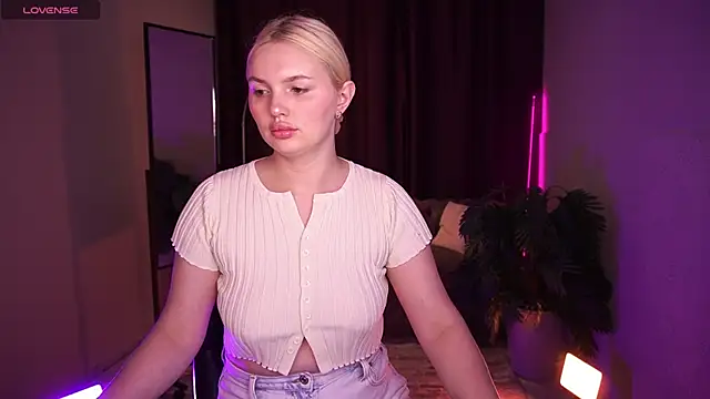 AmeliaWeells online show from April 2026 03:53:02 AM
