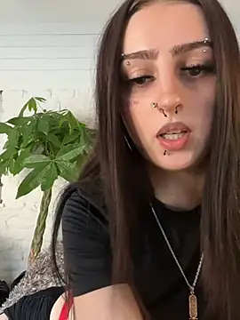 Snapshot of bellaxlauren chatting on June 2026 05:39:02 PM bellaxlauren online show from June 2026 05:39:02 PM