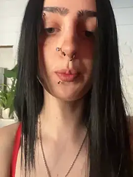 Snapshot of bellaxlauren chatting on July 2026 04:18:02 PM bellaxlauren online show from July 2026 04:18:02 PM