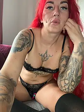 Snapshot of MrsRedFoxy chatting on July 2026 11:18:01 AM MrsRedFoxy online show from July 2026 11:18:01 AM